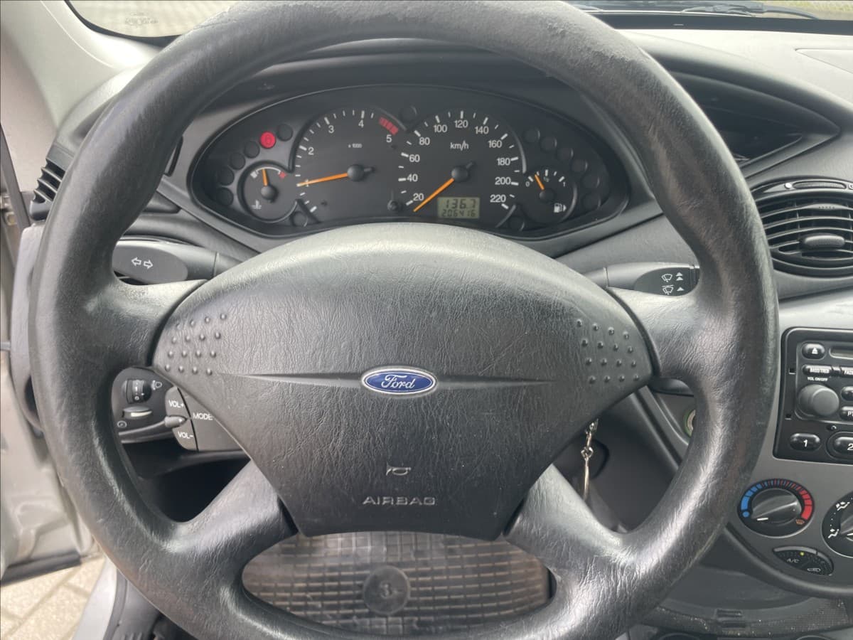 2002 Ford FOCUS - 13