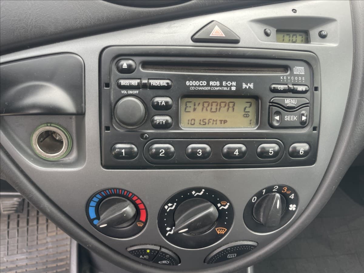 2002 Ford FOCUS - 15