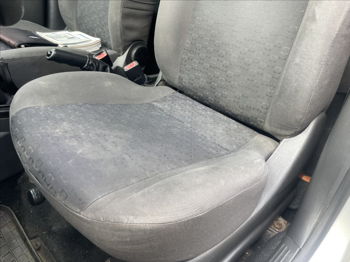2002 Ford FOCUS - 17