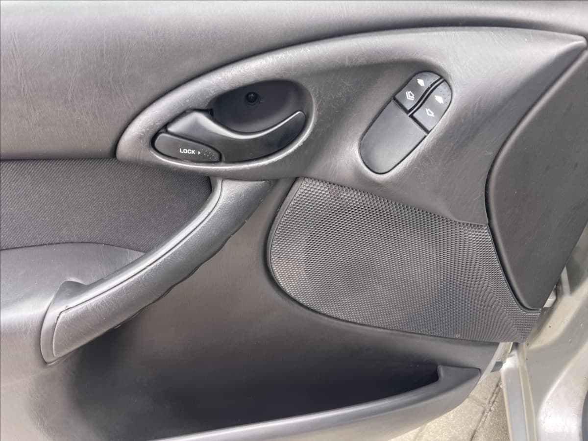 2002 Ford FOCUS - 18