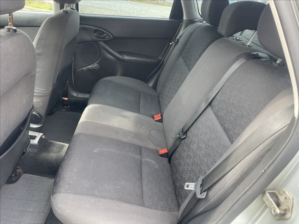 2002 Ford FOCUS - 8