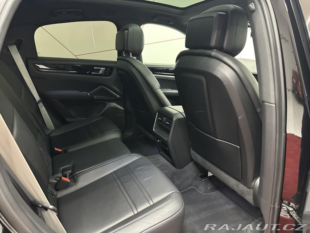 2023 Porsche CAYENNE - 14
