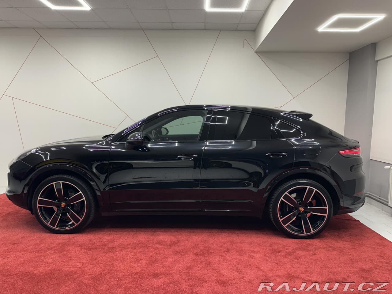 2023 Porsche CAYENNE - 2