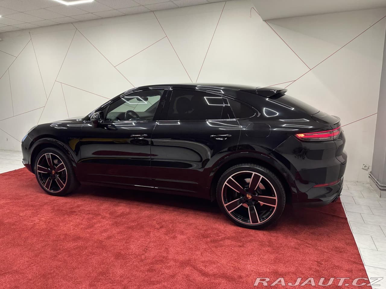 2023 Porsche CAYENNE - 3