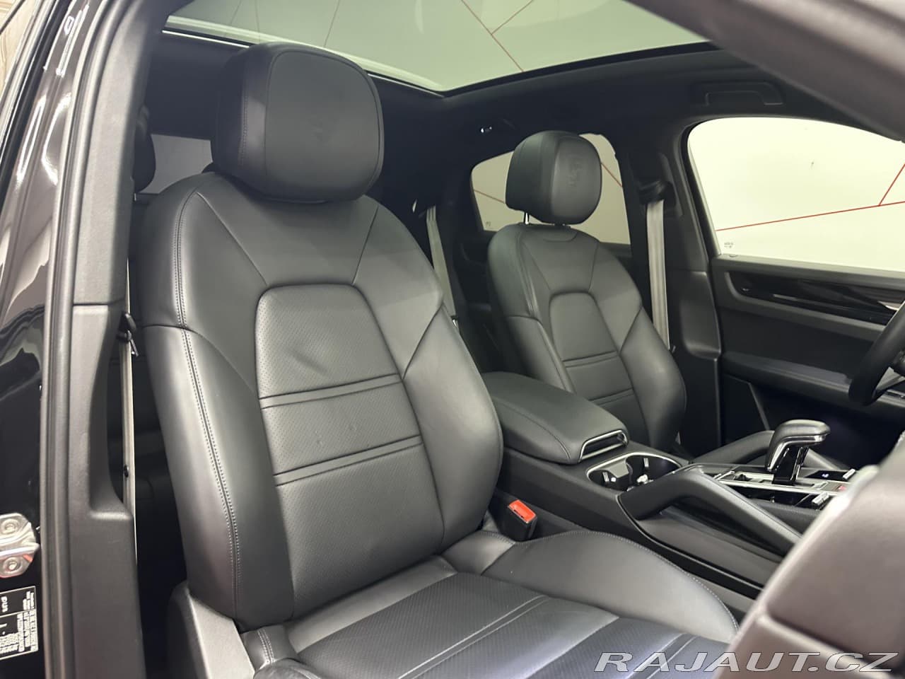 2023 Porsche CAYENNE - 9