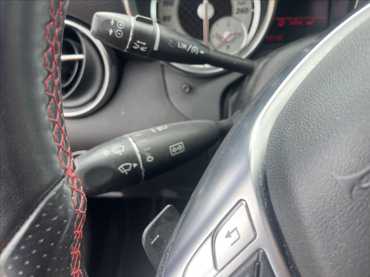 2011 Mercedes-Benz SLK - 12