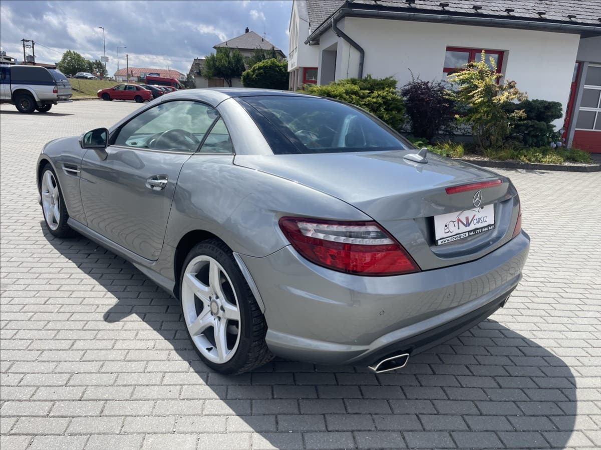 2011 Mercedes-Benz SLK - 3