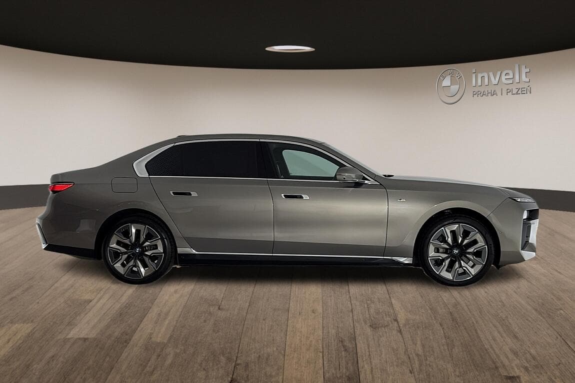 2022 BMW I7 - 2