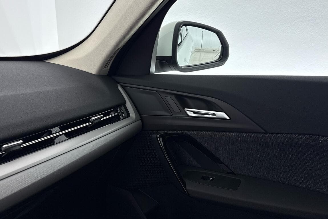 2026 BMW X1 - 16