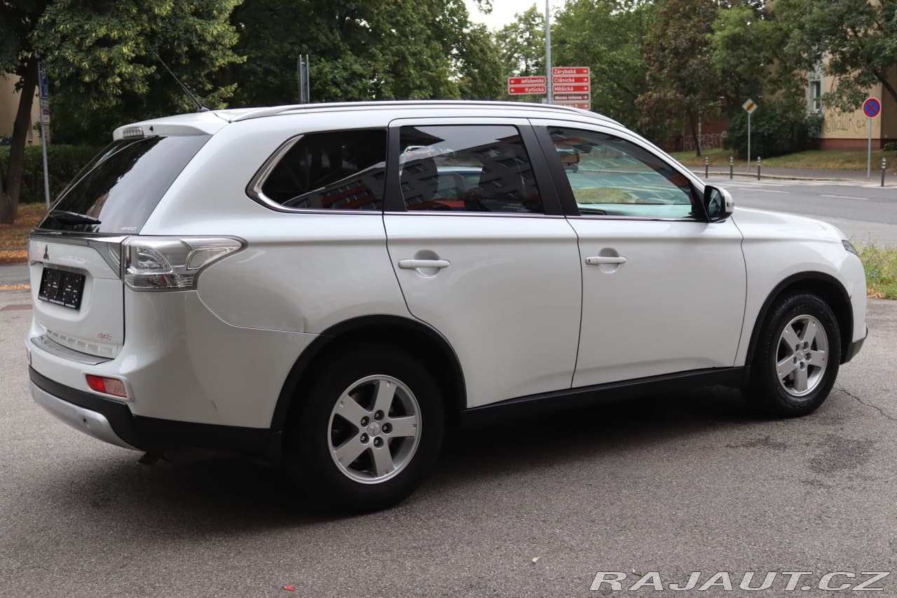 2014 Mitsubishi OUTLANDER - 10