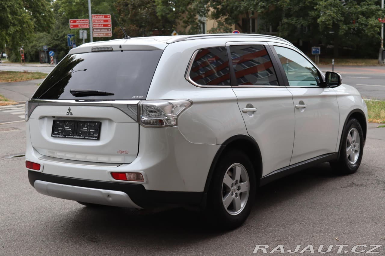 2014 Mitsubishi OUTLANDER - 11