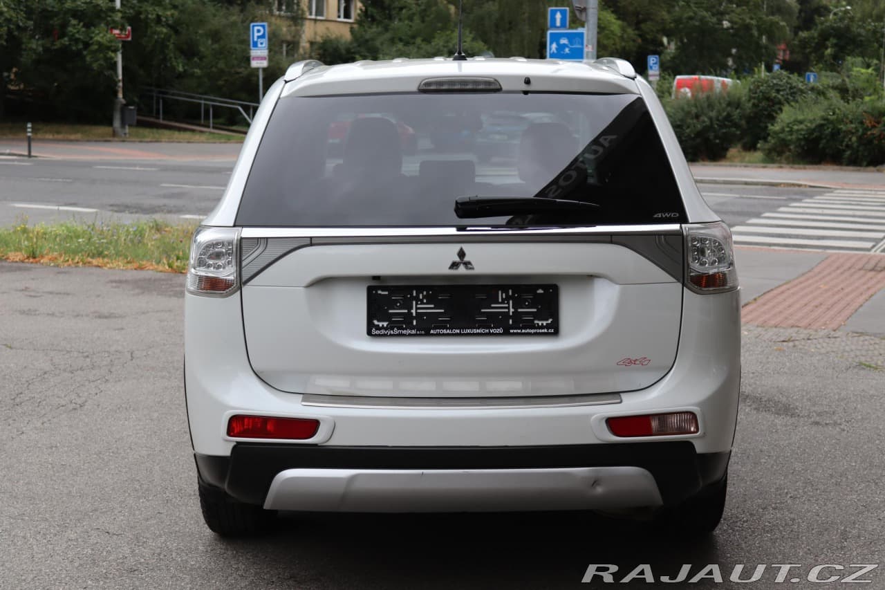 2014 Mitsubishi OUTLANDER - 12