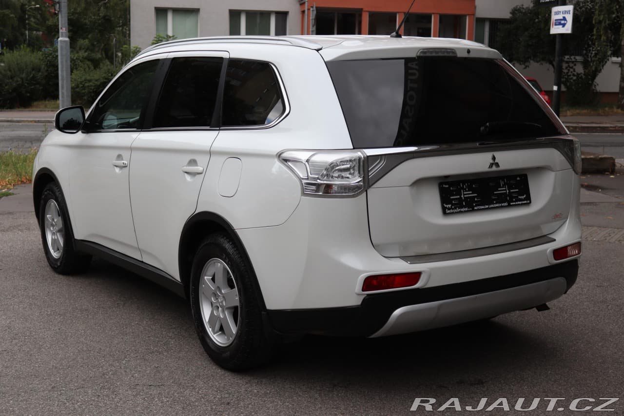 2014 Mitsubishi OUTLANDER - 13