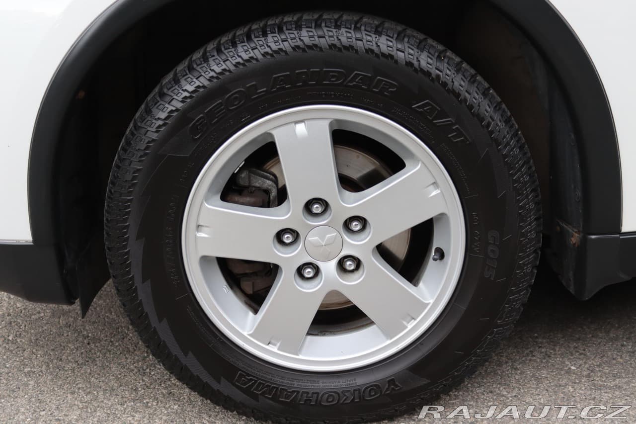 2014 Mitsubishi OUTLANDER - 18