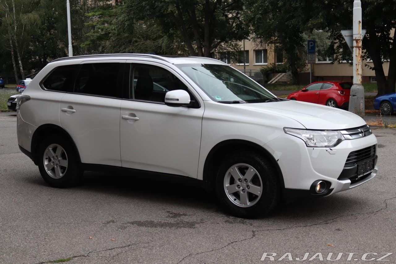 2014 Mitsubishi OUTLANDER - 8