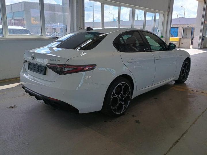 2025 Alfa Romeo GIULIA - 4