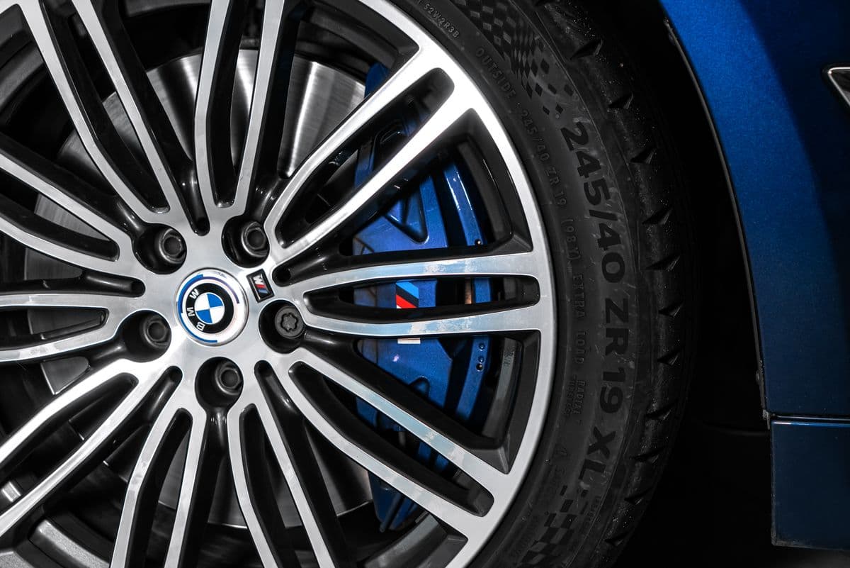 2018 BMW 5-SERIES - 11