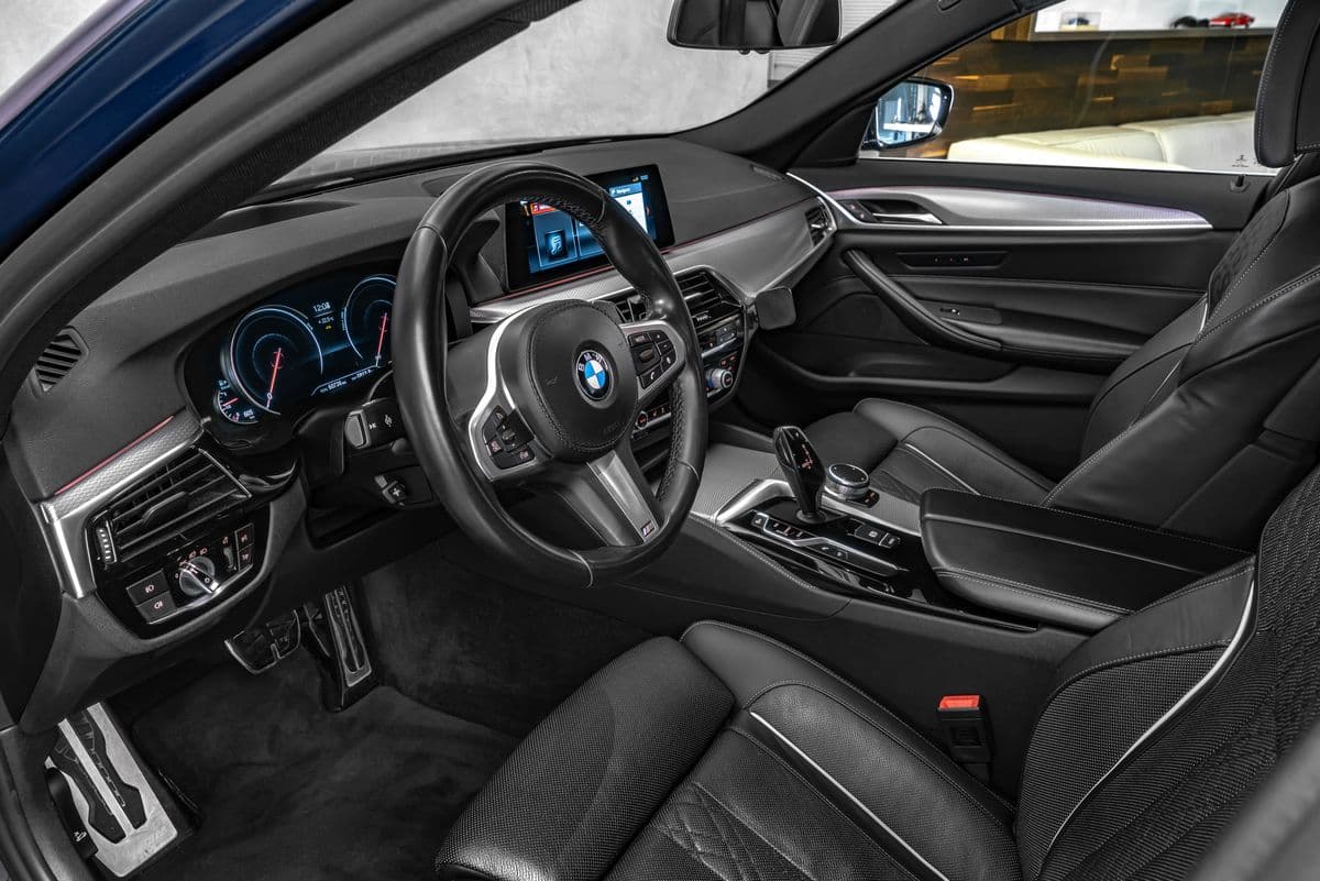 2018 BMW 5-SERIES - 12