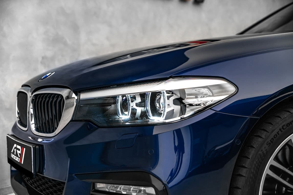 2018 BMW 5-SERIES - 9