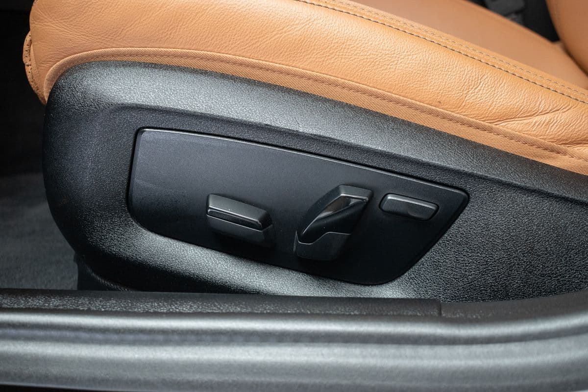 2022 BMW 5-SERIES - 16