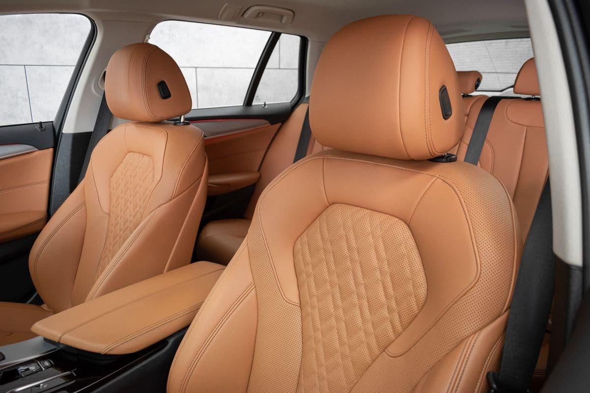 2022 BMW 5-SERIES - 17