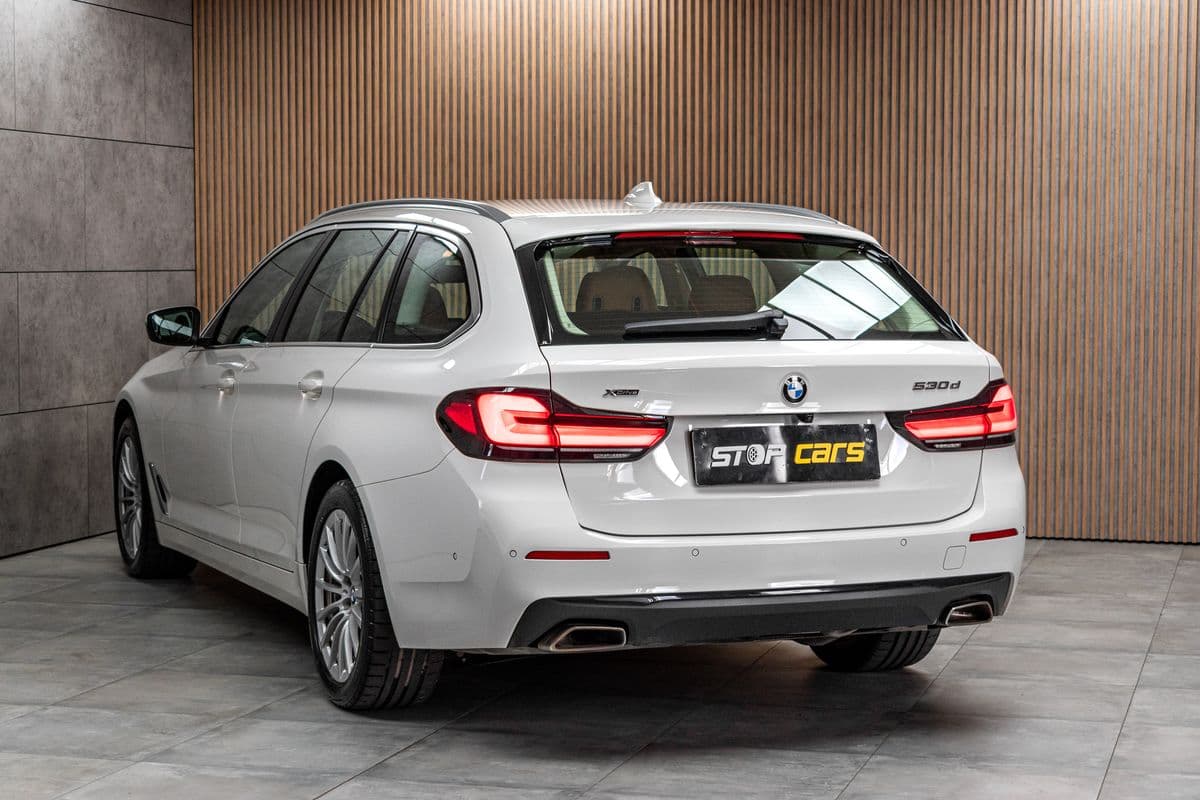 2022 BMW 5-SERIES - 4