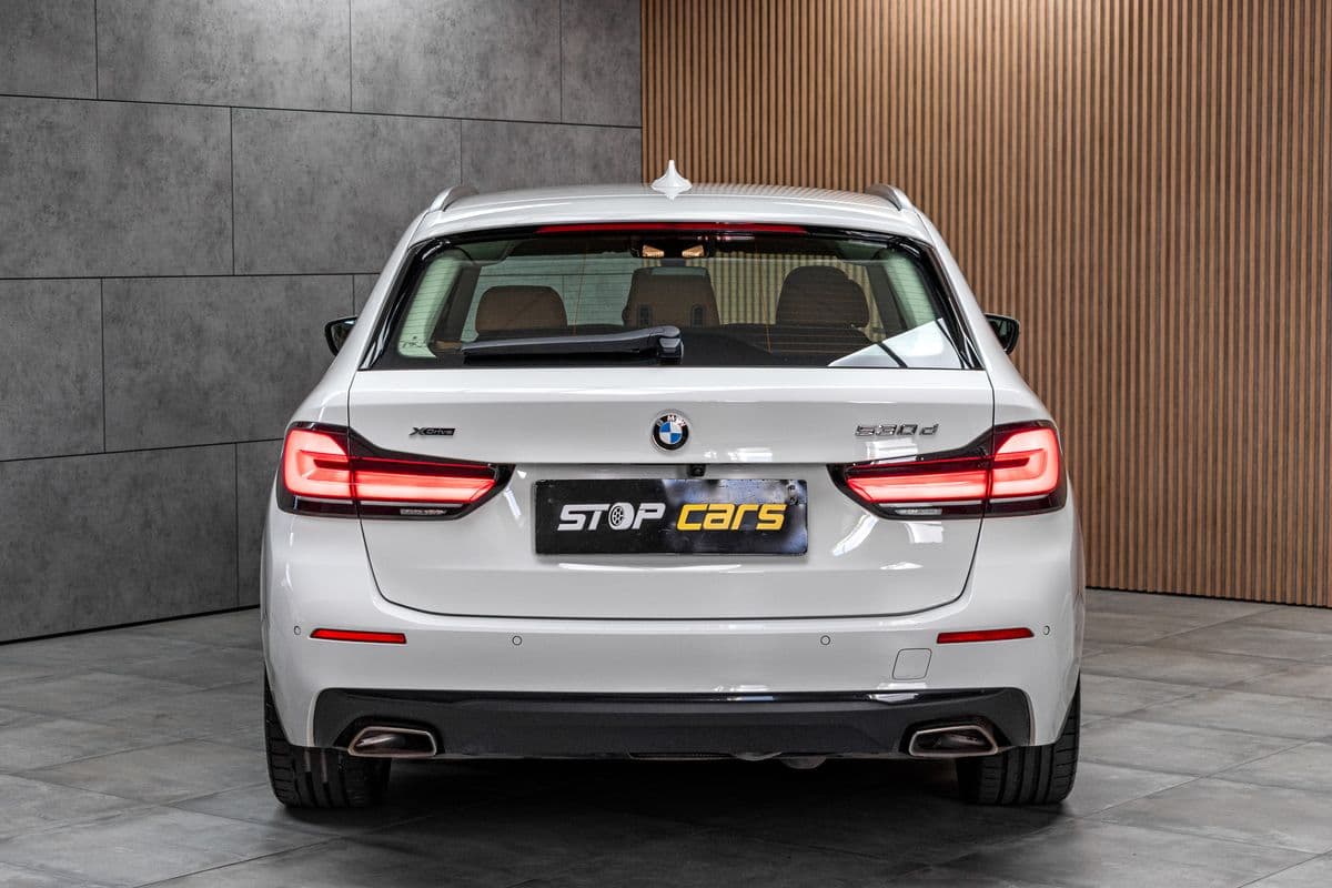 2022 BMW 5-SERIES - 5