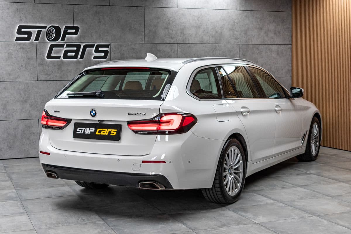 2022 BMW 5-SERIES - 6