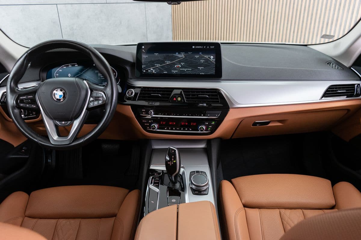 2022 BMW 5-SERIES - 8