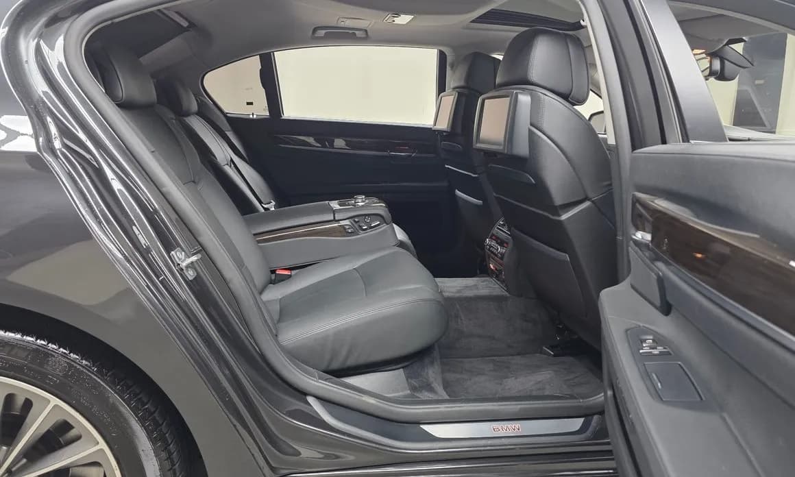 2010 BMW 7-SERIES - 12