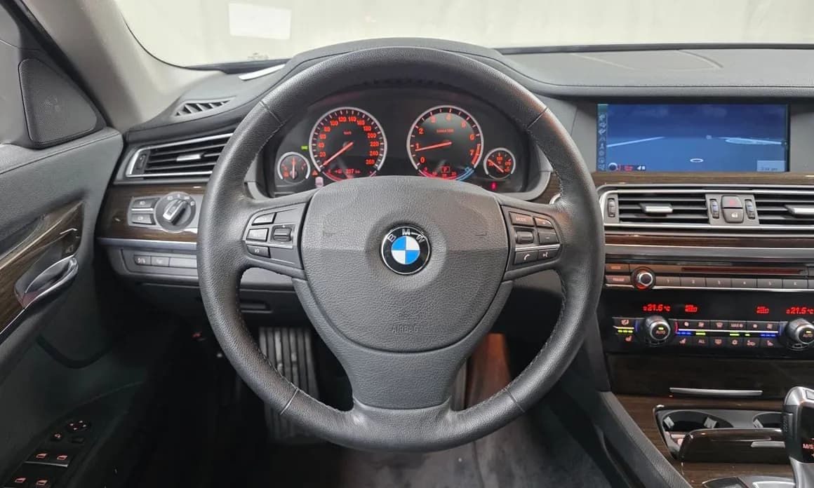 2010 BMW 7-SERIES - 13