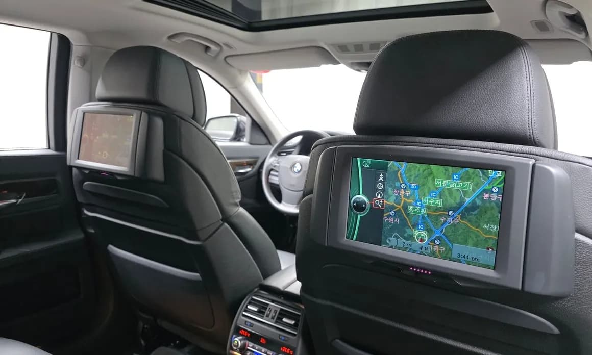 2010 BMW 7-SERIES - 18