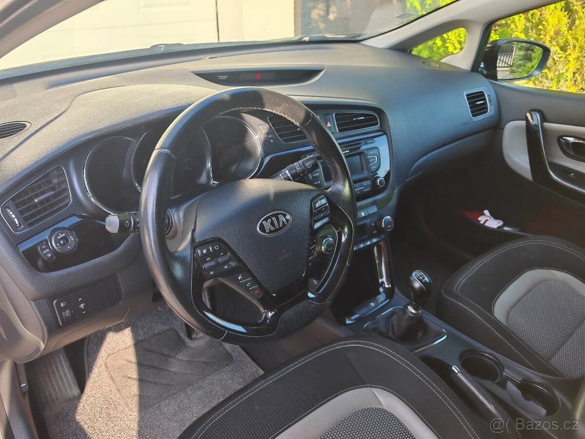 2012 Kia CEE'D - 14