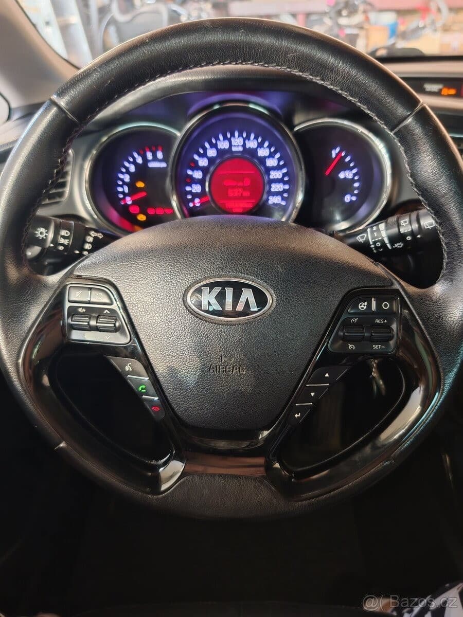 2012 Kia CEE'D - 16