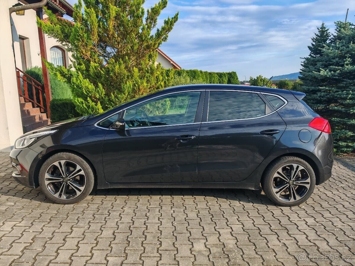 2012 Kia CEE'D - 17
