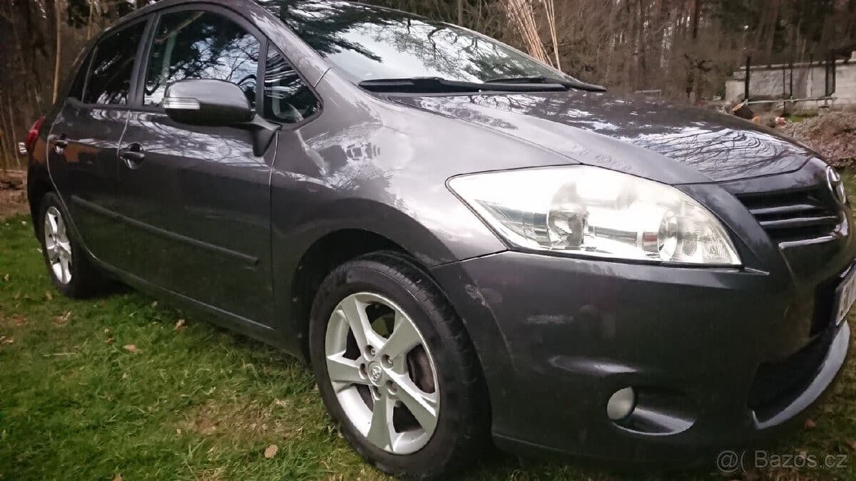 2011 Toyota AURIS - 4