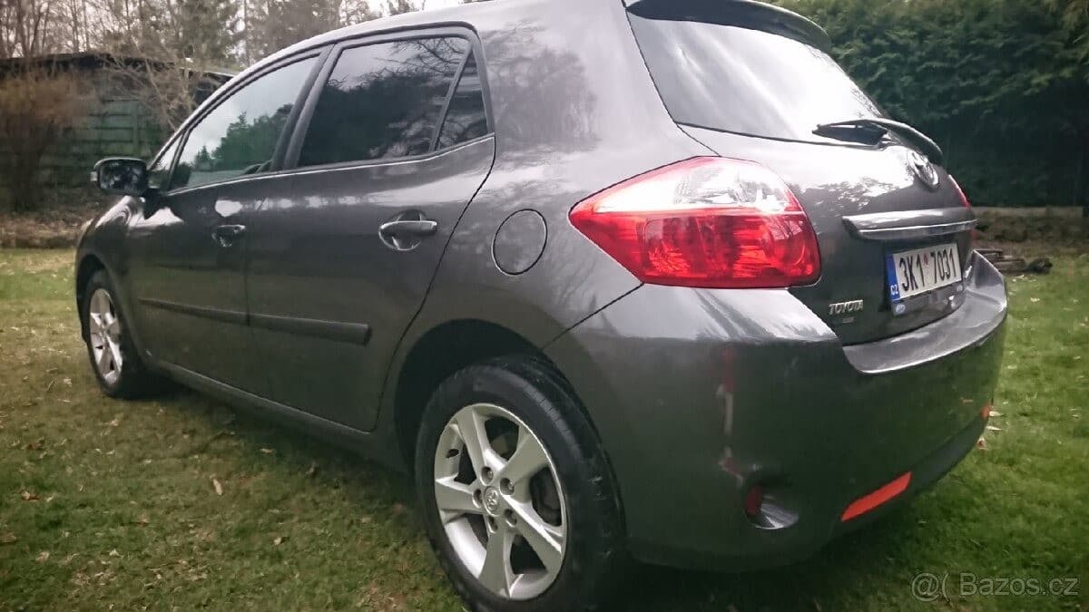 2011 Toyota AURIS - 7