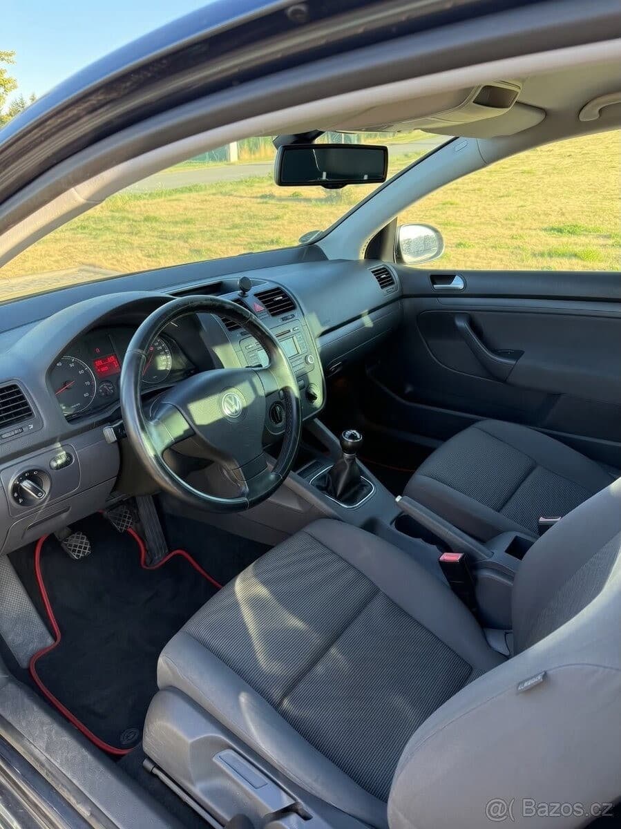 Volkswagen GOLF - 3