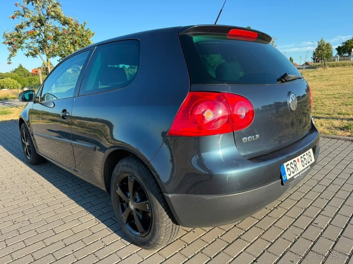 Volkswagen GOLF - 5