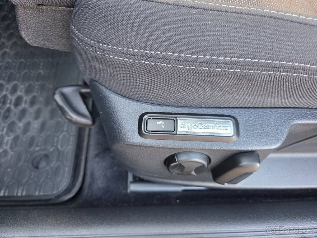 Volkswagen PASSAT - 11
