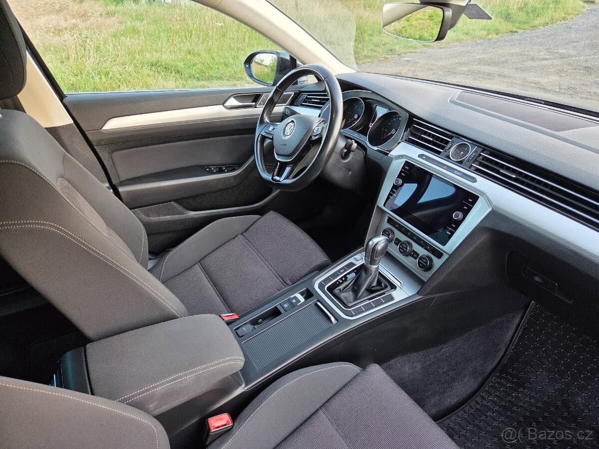 Volkswagen PASSAT - 3