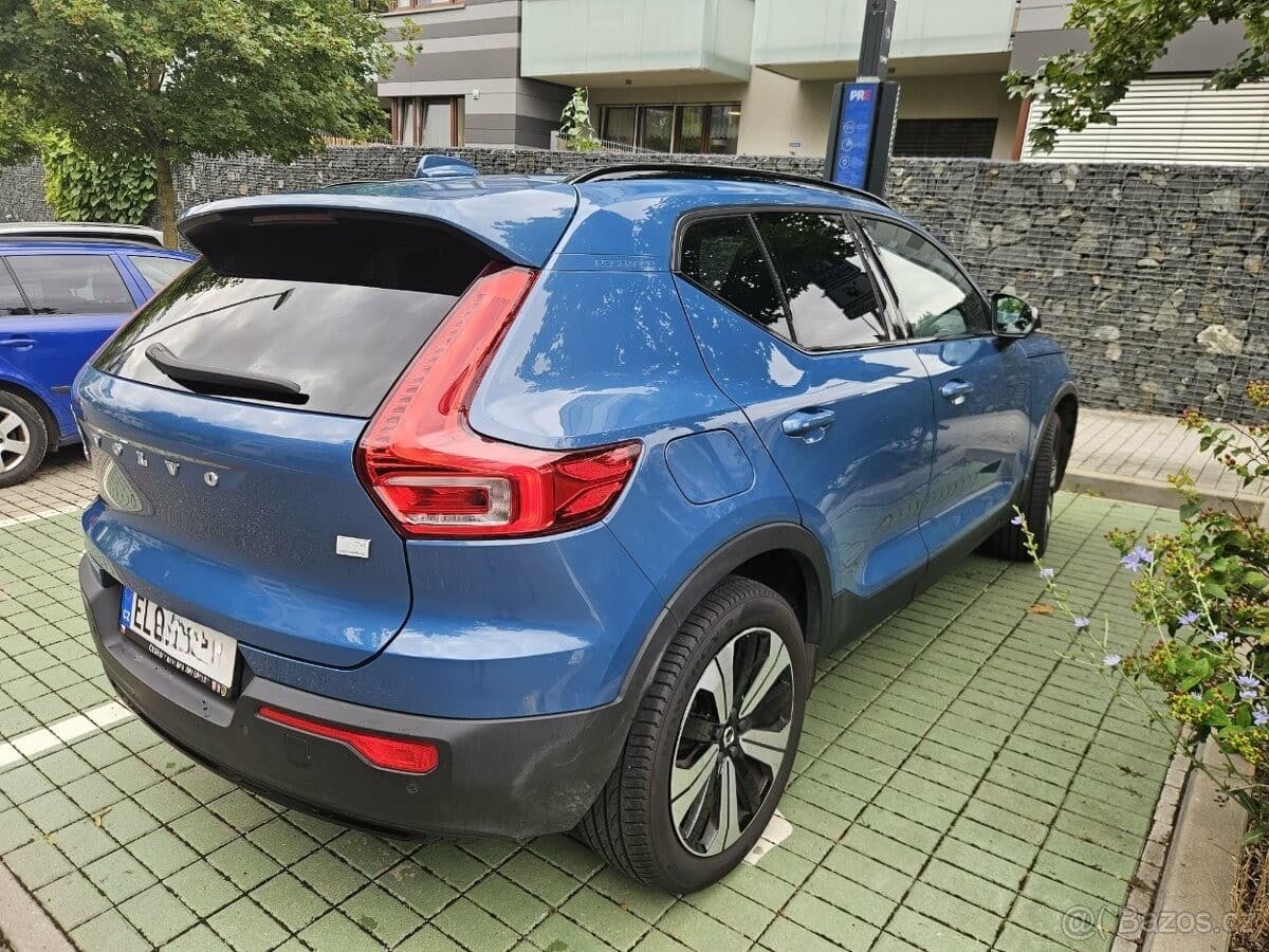 2022 Volvo XC40 - 9