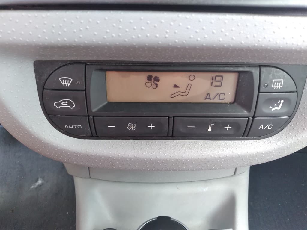 2004 Citroen C3 - 17