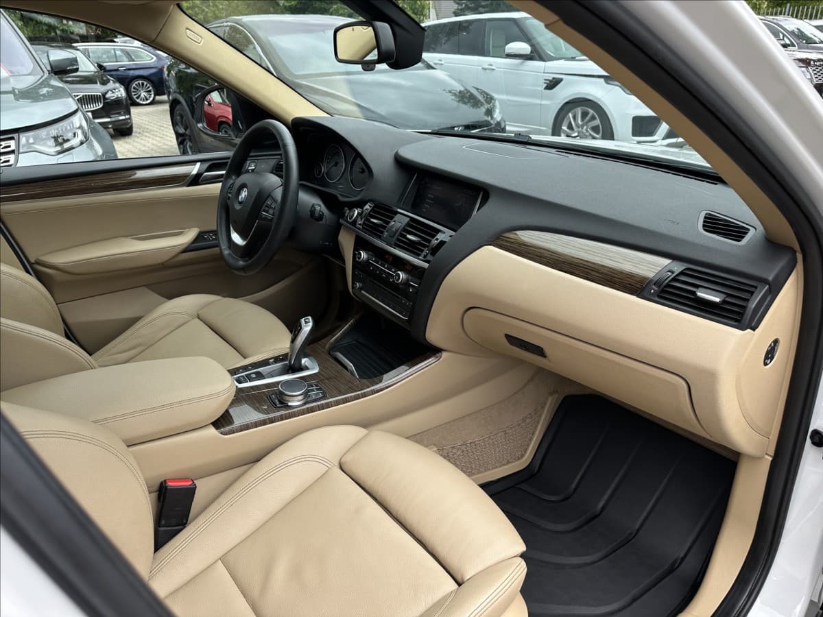 2017 BMW X4 - 11