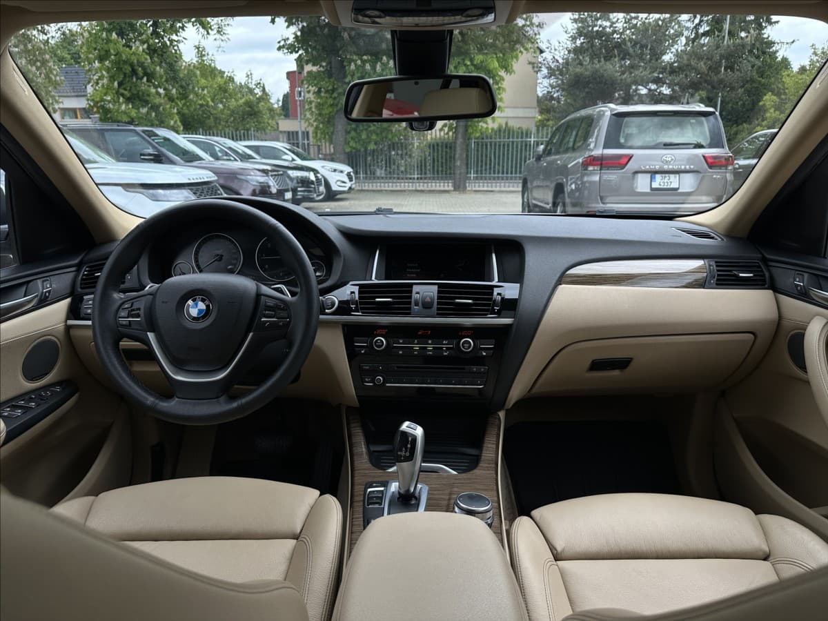 2017 BMW X4 - 12