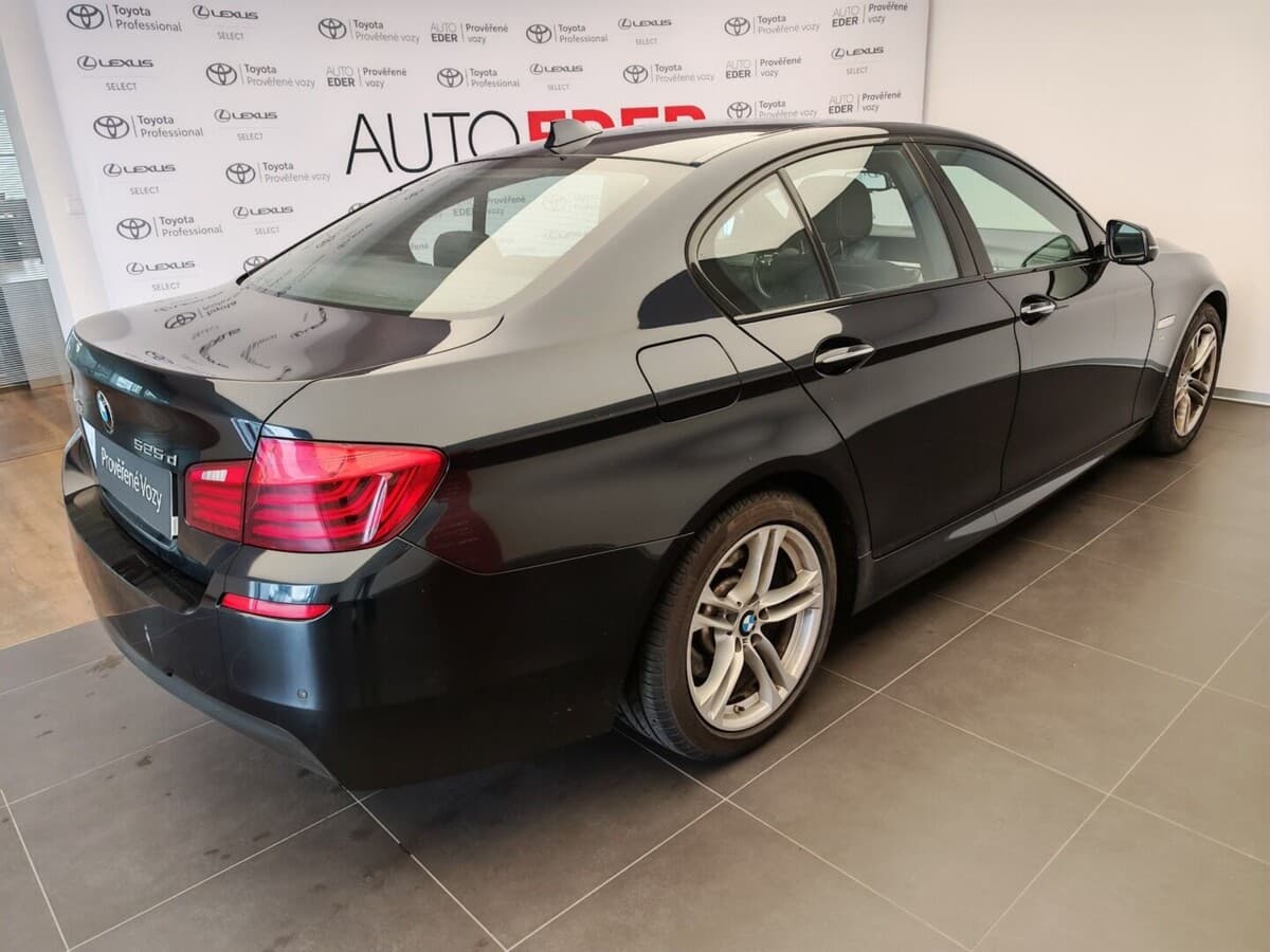 2017 BMW 5-SERIES - 4
