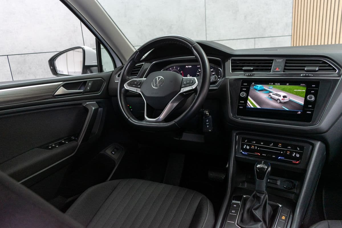2023 Volkswagen TIGUAN - 8