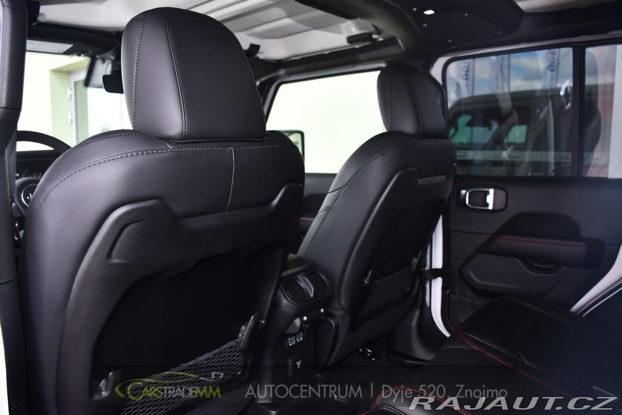 2025 Jeep WRANGLER - 12