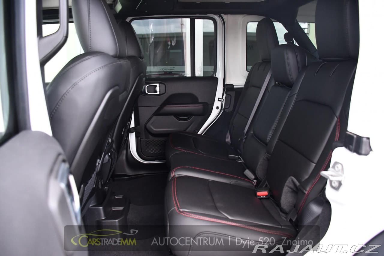 2025 Jeep WRANGLER - 13