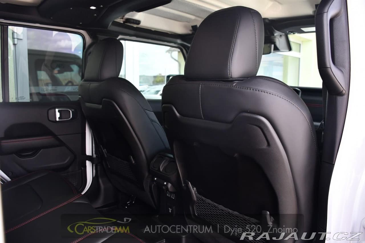 2025 Jeep WRANGLER - 18